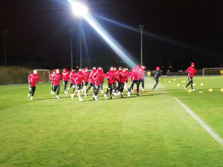 Kayserispor’da Galatasaray Mesaisi Sürüyor