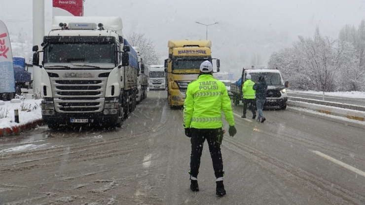 Tokat-sivas Kara Yoluna Ağır Tonajlı Araç Girişleri Durduruldu