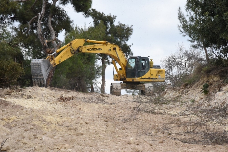 Toroslar’da Yeni Yerleşim Yerlerinin Yolları Açılıyor