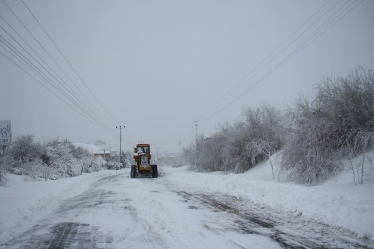 Uçhisar’da Karla Mücadele Çalışmaları Devam Ediyor