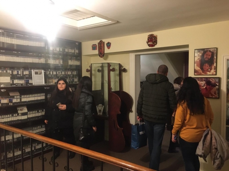 Barış Manço’nun Ölüm Yıl Dönümünde Moda’daki Evine Ziyaretçi Akını