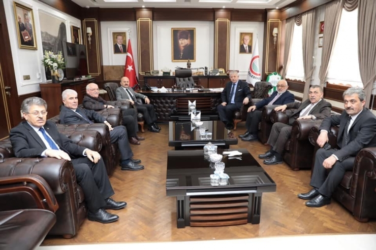 Vali Varol’dan Başkan Sarı’ya Tebrik