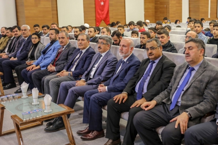 Vali Bilmez, ‘Gençliğe Değer Kampı’nın Kapanış Törenine Katıldı