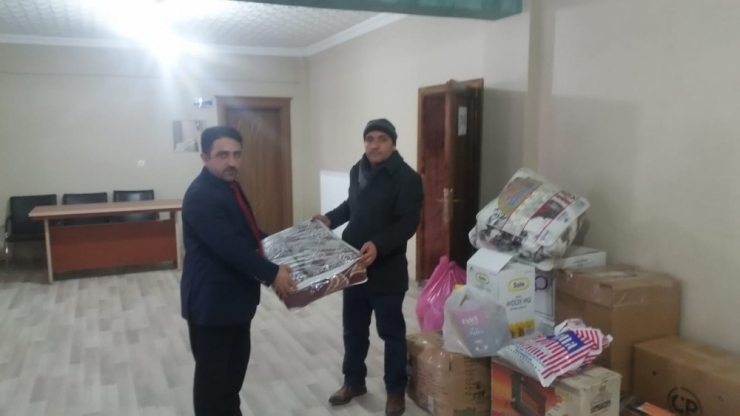 Özalp İlçesinden Depremzedeler İçin Yardım Kampanyası