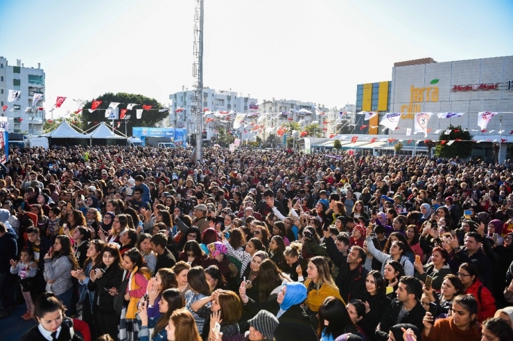 Karadenizliler Buluşmasında 1 Ton Hamsi Dağıtıldı