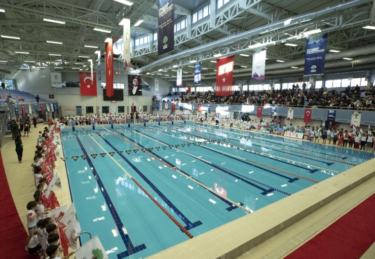 Ata Yüzme Şenliğinde Büyük Heyecan Yaşandı