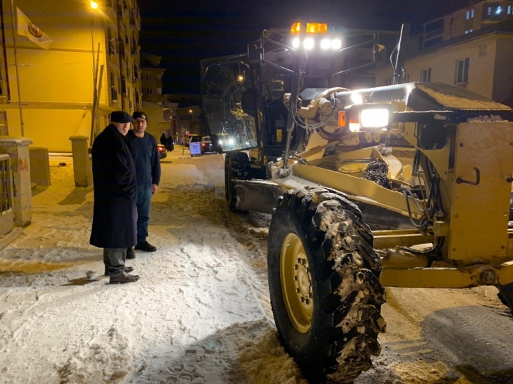 Başkan Pekmezci’den Kar Mesaisi