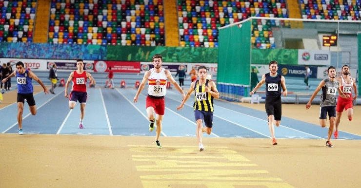 Bakan Kasapoğlu: "Ülkemizin Her Alandaki İlerleyişini Sporda Da Zirveye Oynayarak Sürdüreceğiz"