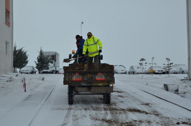 Gülşehir Belediyesi Karla Mücadelesini Sürdürüyor