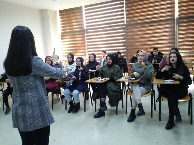 Kağıthane Belediyesinden Afet Gönüllülerine İşaret Dili Eğitimi