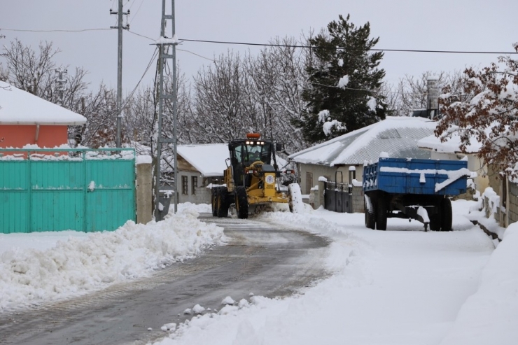 Belediye Ekiplerinin Kar Mesaisi