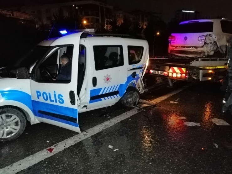 D-100 Karayolunda Trafik Kazası; İkisi Polis Dört Kişi Yaralandı