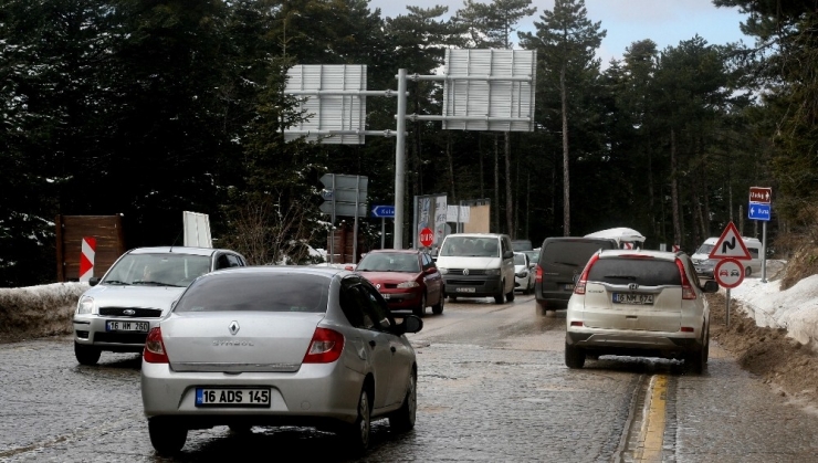 Uludağ’da Sömestr Tatilinin Son Günü Pistler Doldu Taştı