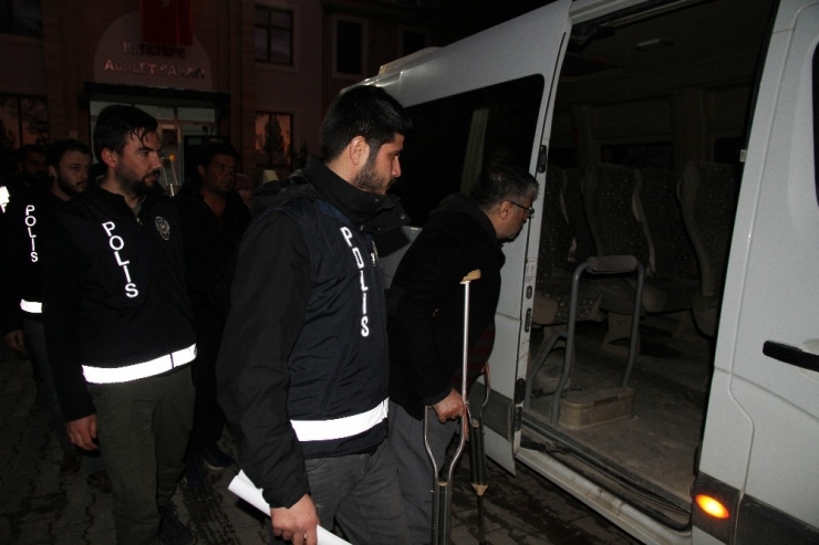 Yaşlı Erkekleri Suriyeli Kadınlarla Evlendirme Vaadi İle Kandıran 6 Çete Üyesi Tutuklandı