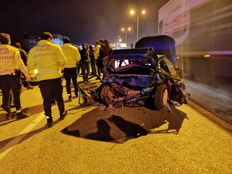 Asker Uğurlamasına Çıkmışlardı Kaza Yaptılar: 1 Ölü, 3 Yaralı