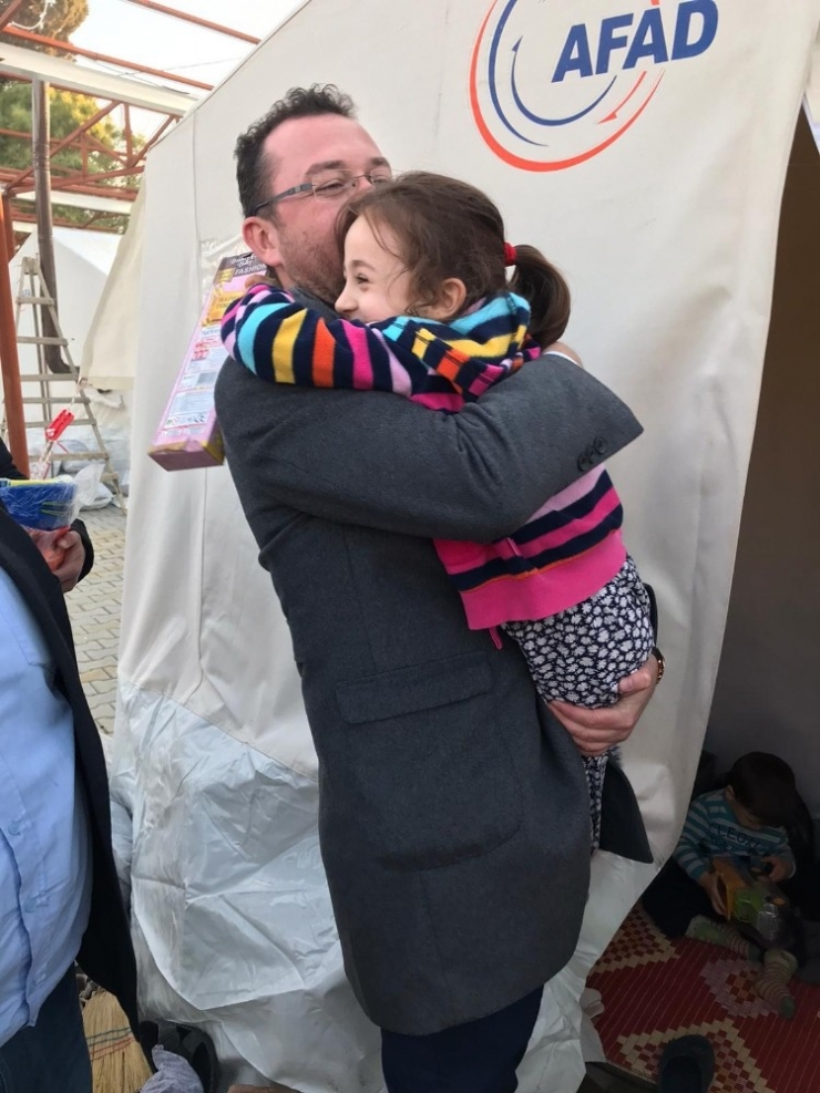 Egeid’ten Deprem Bölgesine Moral Ziyareti