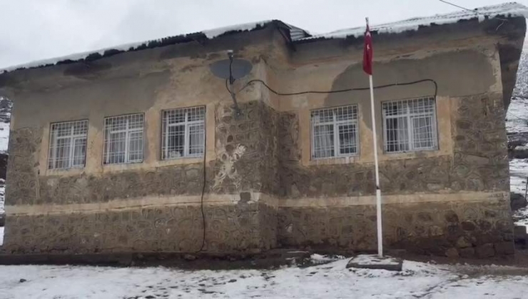 Siirt’te Öğrencilere Şiddet Uyguladığı Öne Sürülen Öğretmen İhraç Edildi