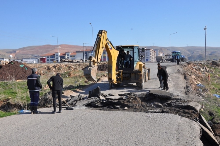 Köprü Ve Botaş Caddesinde Yama Çalışmaları