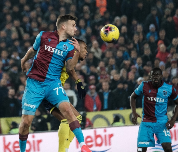 Süper Lig: Trabzonspor: 2 - Fenerbahçe: 1 (İlk Yarı)