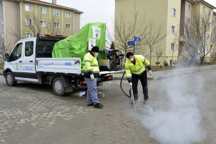 Tepebaşı’nda İlaçlama Çalışmaları Sürüyor