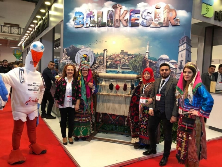 Sındırgı Leyleği Emitt’e Uçtu