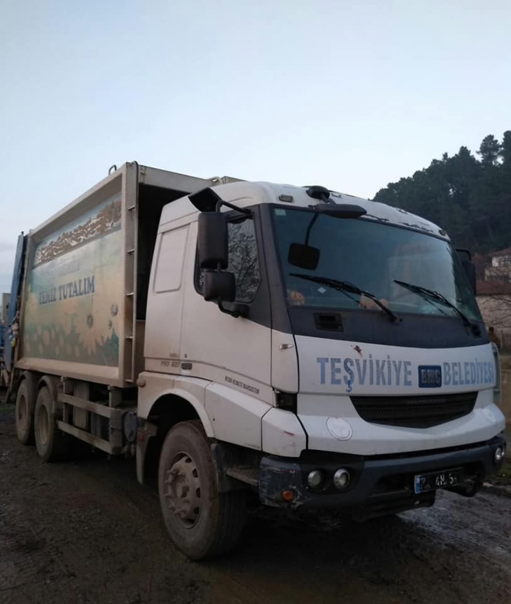 İçerisi Altın Dolu Çantayı Yanlışlıkla Çöpe Attı