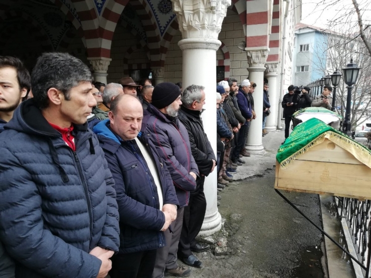 Göçükte Hayatını Kaybeden Ovaz Ve Kalaycıoğlu Toprağa Verildi