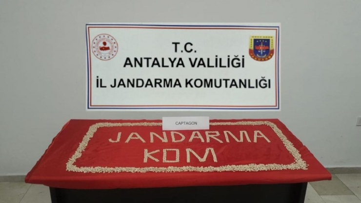 Yüklü Miktarda Uyuşturucuyu Toprağa Gömerek Saklamışlar