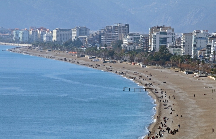 Antalya’da Şubat Ayında Deniz Keyfi