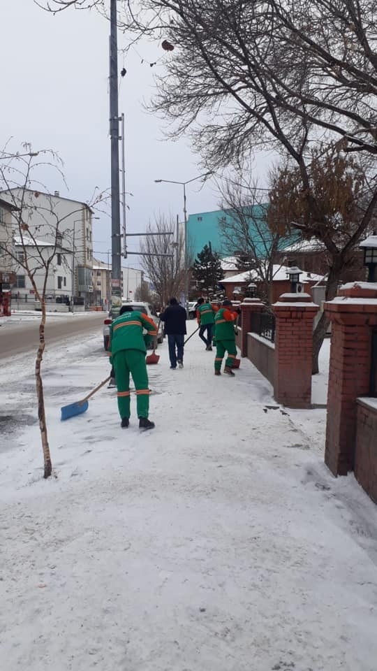Karla Mücadele Ekipleri İş Başında