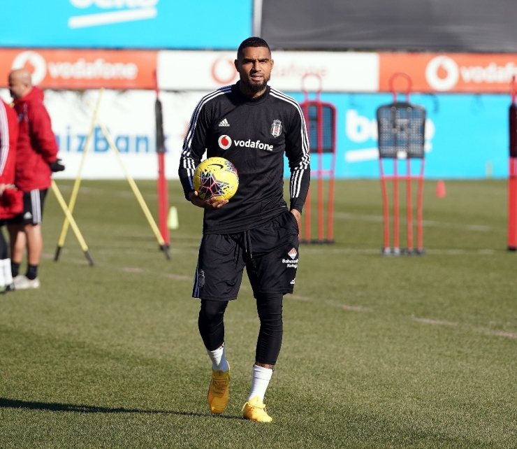 Beşiktaş’ta Boateng Sahaya Çıktı
