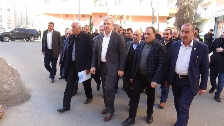 Güneydoğu Anadolu Ortak Akıl Platformu’dan Evlat Nöbetindeki Ailelere Ziyaret