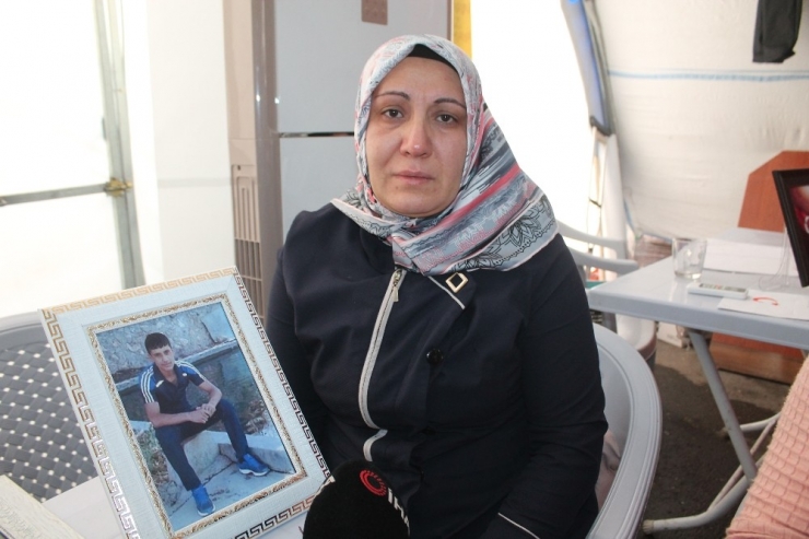 Hdp Önündeki Ailelerin Evlat Nöbeti 153’üncü Gününde