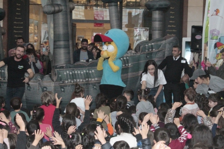 Kral Şakir Ceylan Karavil Park Avm’de Çocuklarla Buluştu