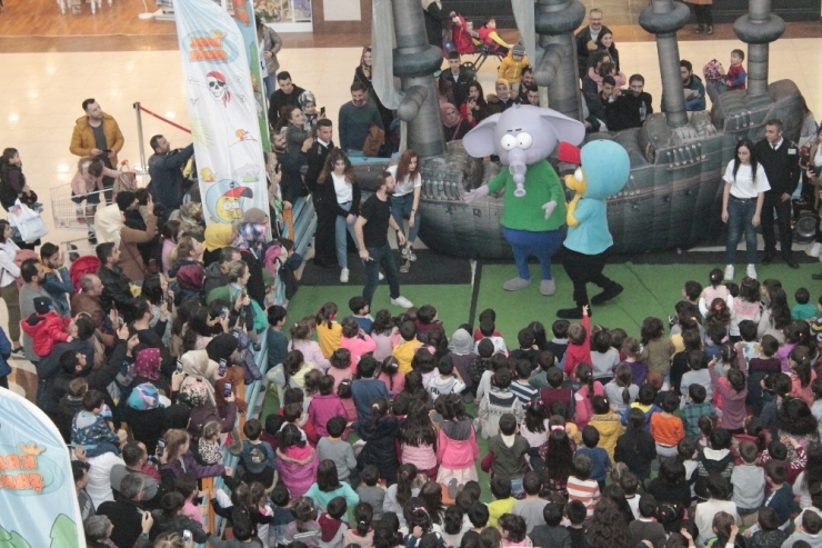 Kral Şakir Ceylan Karavil Park Avm’de Çocuklarla Buluştu