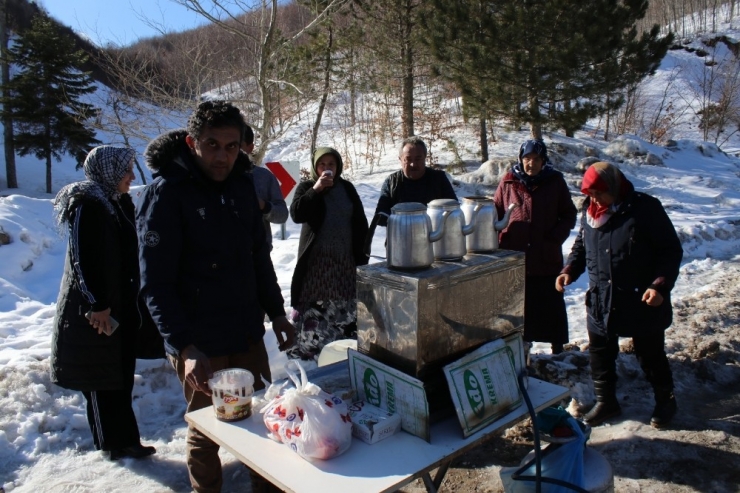 Domaniç’in Karlı Dağları Ekmek Kapısı Oluyor