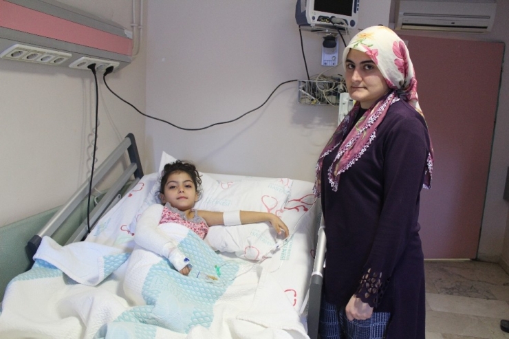 4 Yaşındaki Hira Nur Depremde Sobayla Devrilen Sıcak Su İle Yandı
