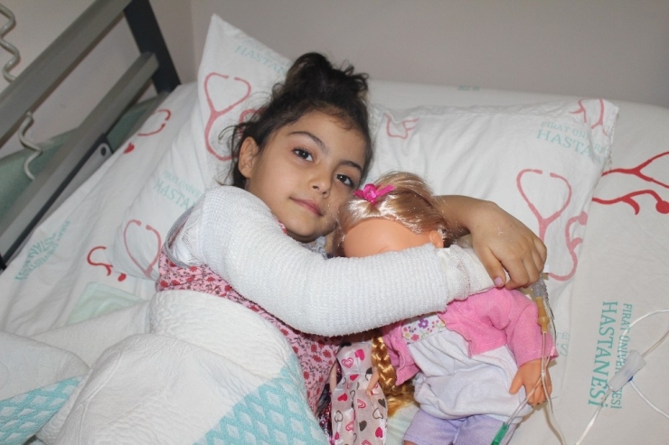 4 Yaşındaki Hira Nur Depremde Sobayla Devrilen Sıcak Su İle Yandı