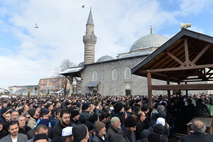 Mehmet Gürgür Hoca Son Yolculuğuna Uğurlandı