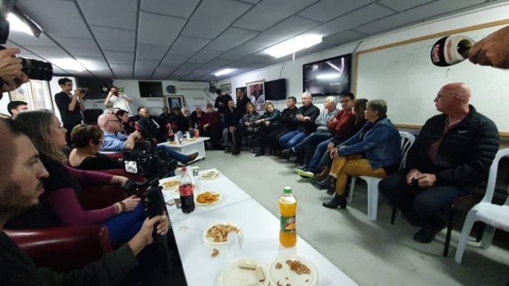 Gantz, Çalan Sirenler Nedeniyle Sığınağa Kaçtı