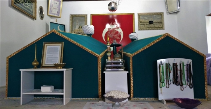 Türbeden Asırlık Boynuz Çalındı