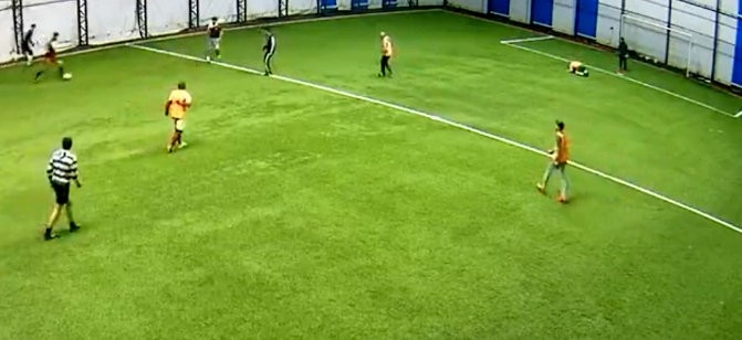 Halı Sahada Kalp Krizinden Ölüm Anı Kameralara Yansıdı