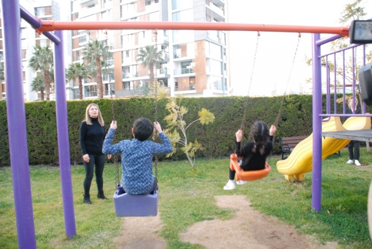 Hem Yuvalarını Hem Kalplerini Açtılar