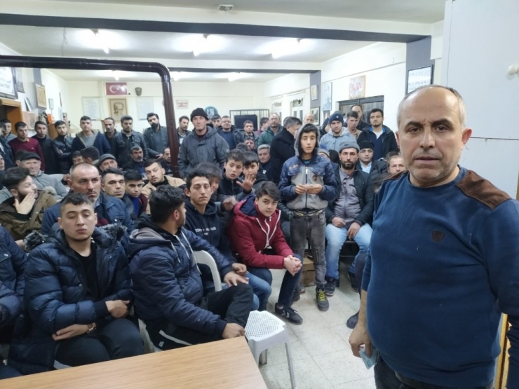 Depremzedeler İçin Güvercin Mezadı Düzenlendi