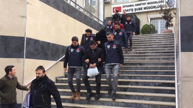 Kendilerine Polis Süsü Veren Çete Çökertildi