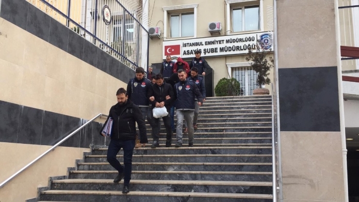 Kendilerine Polis Süsü Veren Çete Çökertildi