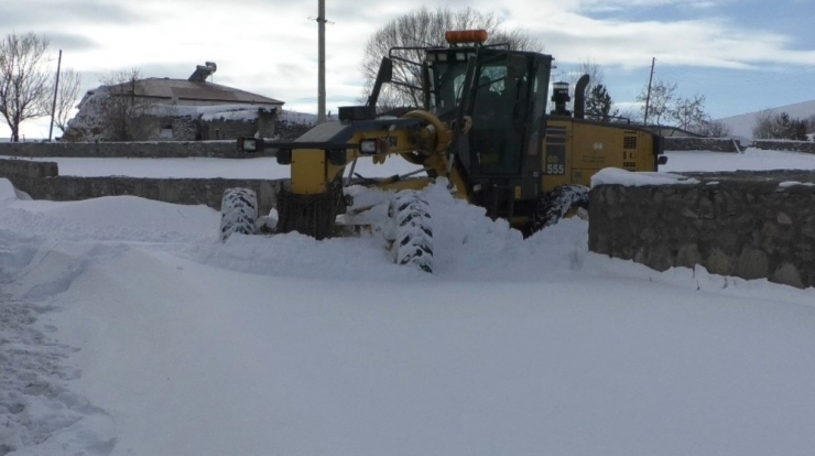 Kars’ta Kapalı Köy Yolları Ulaşıma Açılıyor