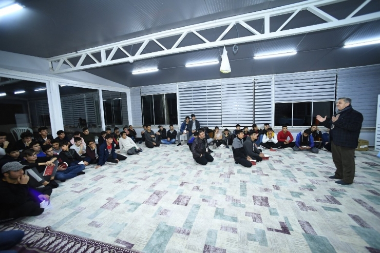 Öğrenciler Atabey Gençlik Ve Eğitim Kampında Geleceğe Hazırlanıyor