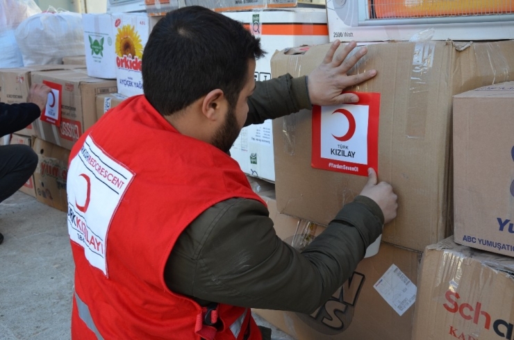 Demirci’den Elazığ Ve Malatya’ya 1 Kamyon Yardım Gönderildi