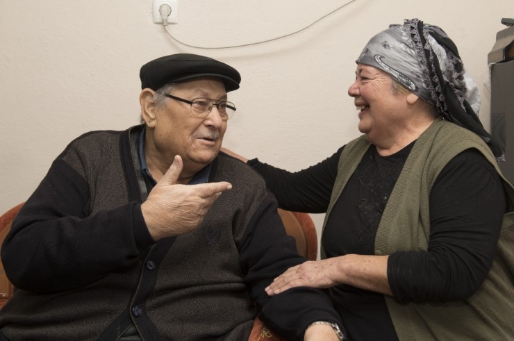 Belediye Ekipleri, Yürüme Güçlüğü Çeken Yaşlı Adamın Umudu Oldu